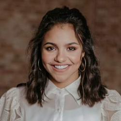 Júlia Vitória